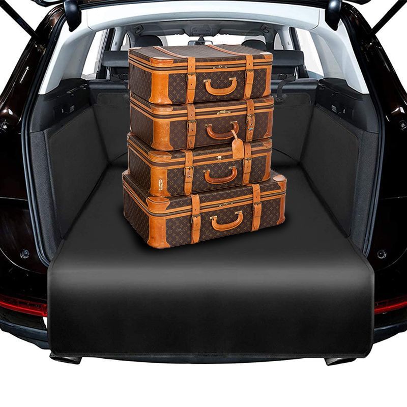 Robust and waterproof trunk protection mat for pets