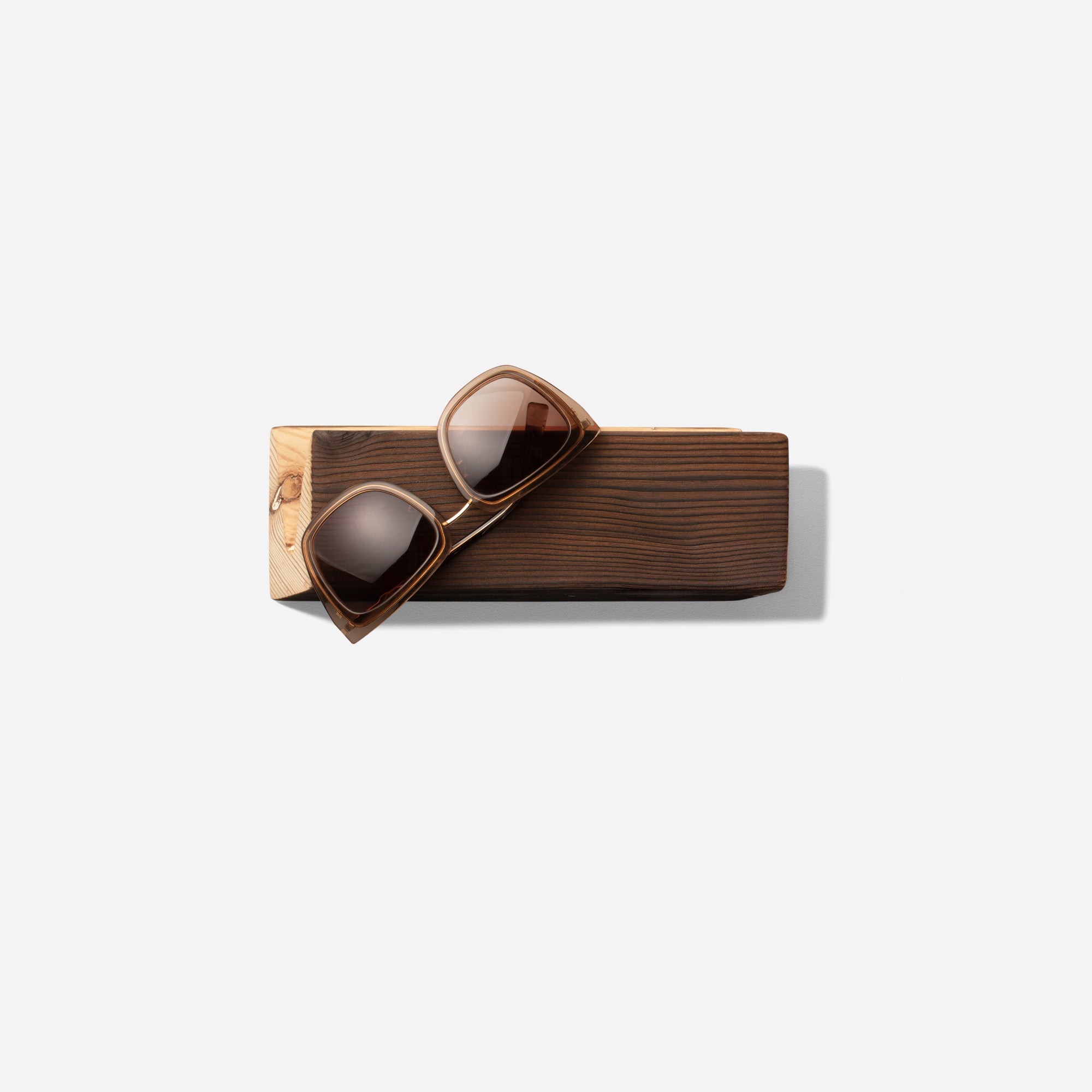 Cool Sunglass Holder – Stylish glasses holder made of natural wood