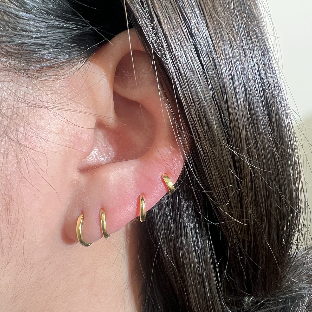 8 mm Huggie Earring – 925 Sterling Silver (Gold, Silver, Rose Gold)