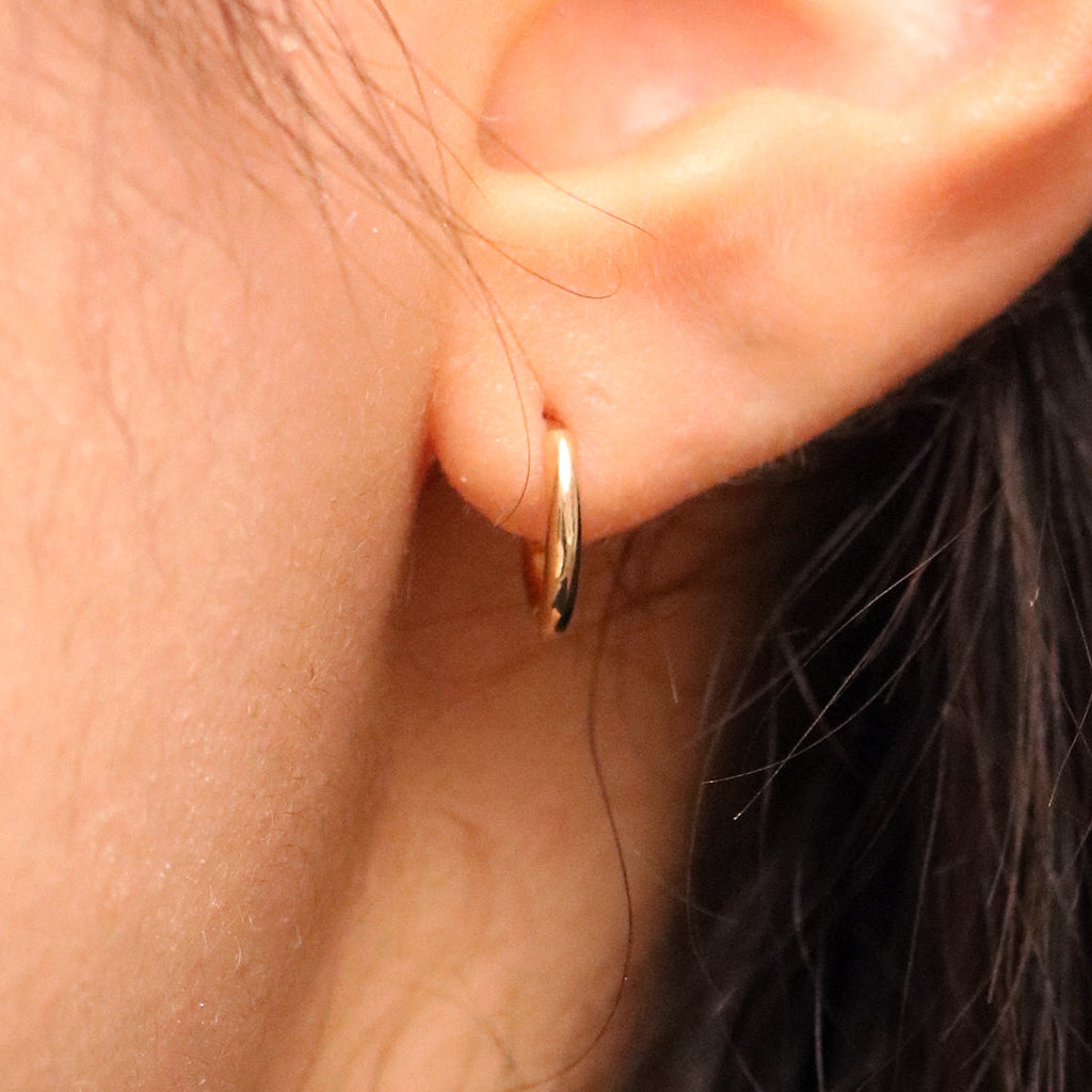 8 mm Huggie Earring – 14K Massivgold
