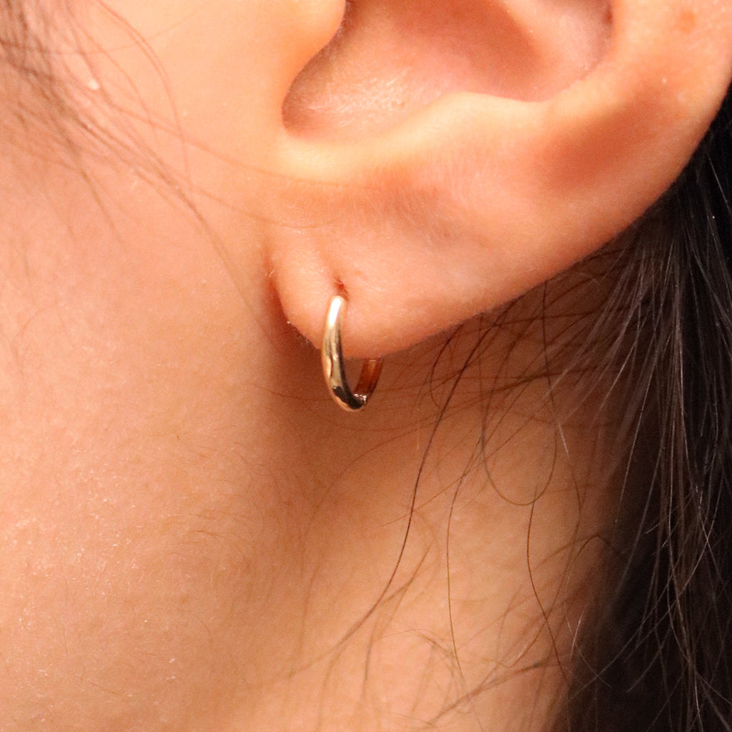 8 mm Huggie Earring – 14K Massivgold