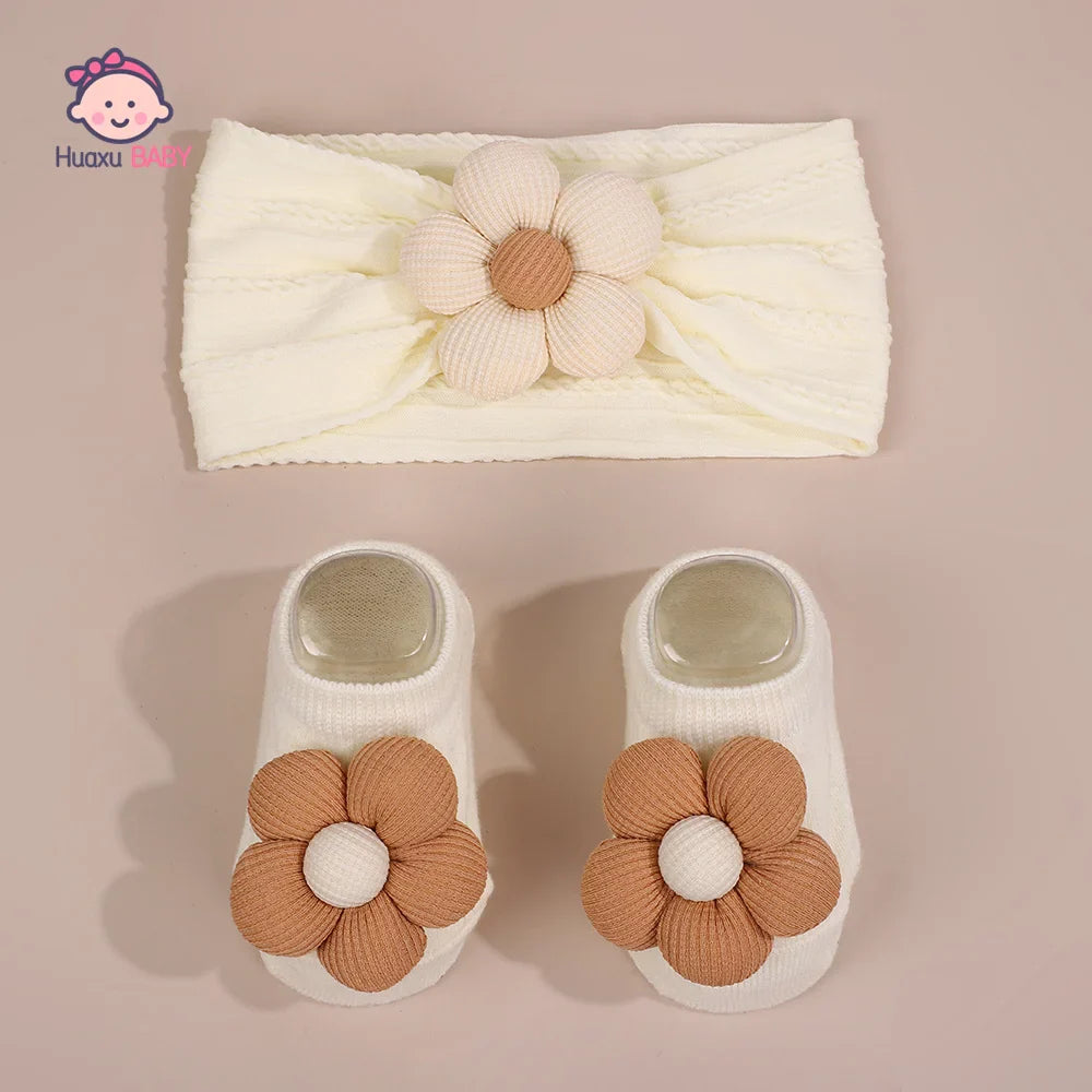 TinyPetal™ Baby Headband & Socks Kit