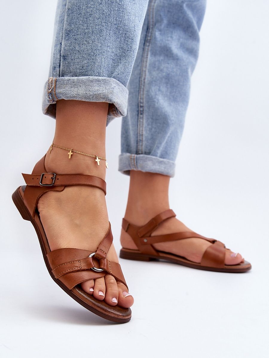 Damensandalen aus Leder – Modell mit flachem Absatz