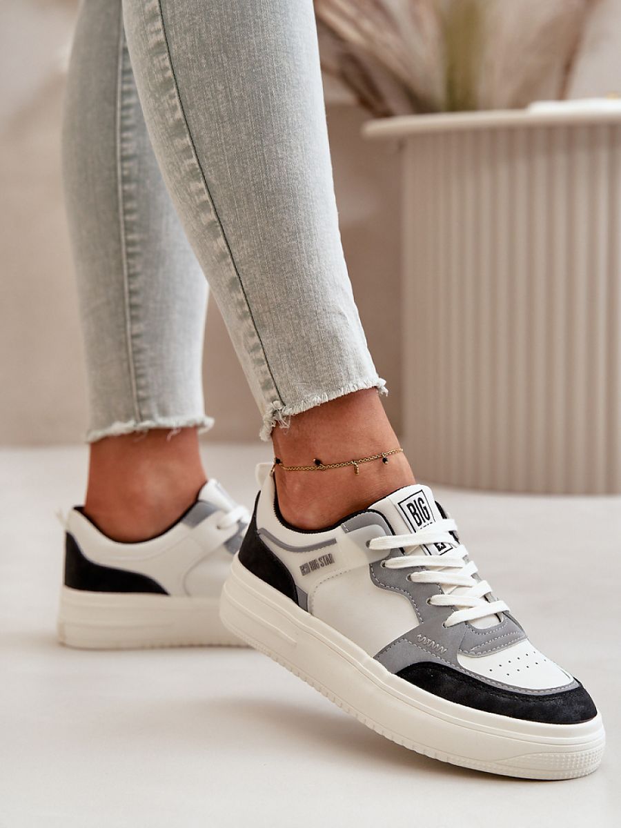 Women's sneaker made of artificial leather with platform