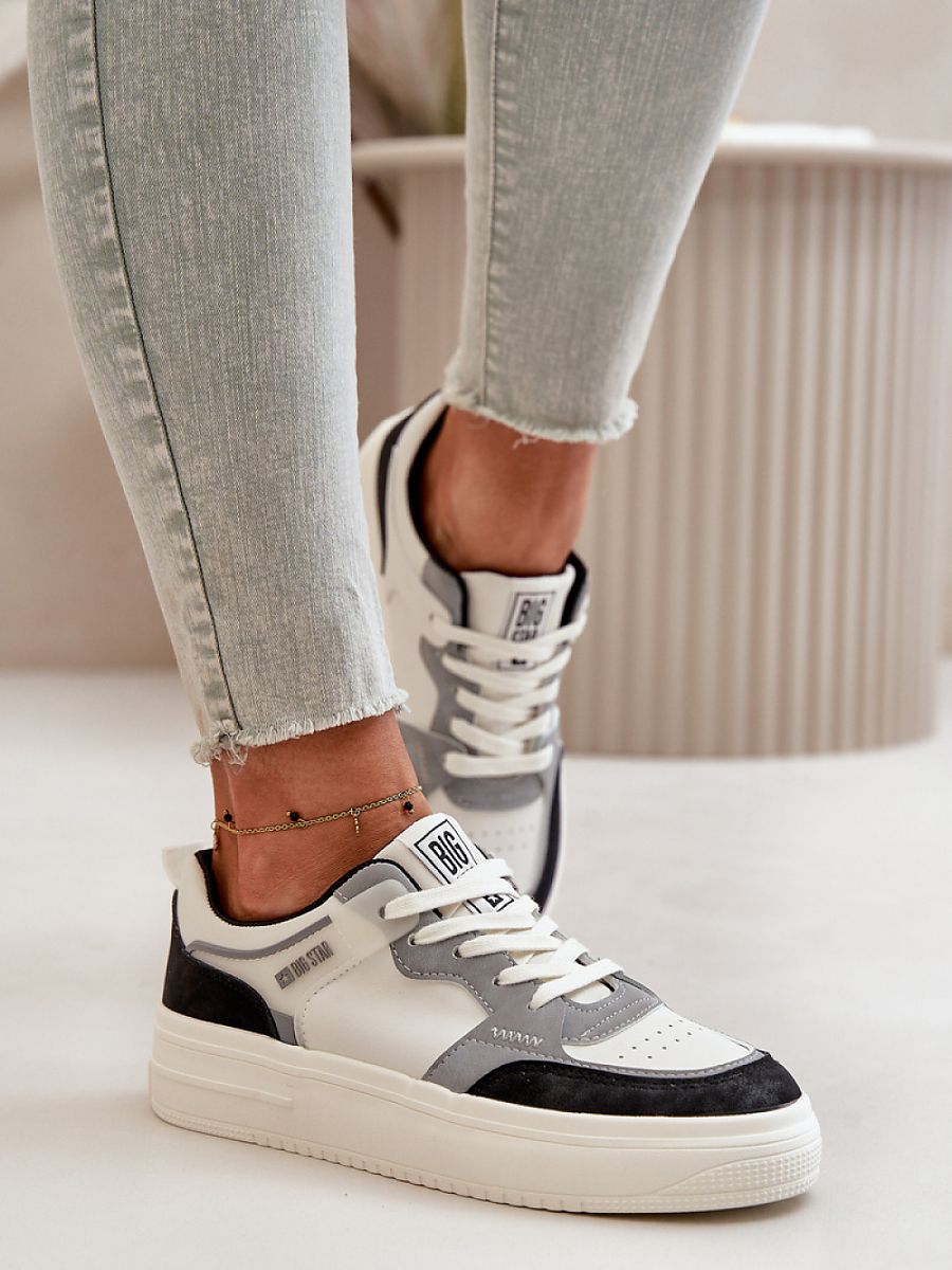 Women's sneaker made of artificial leather with platform
