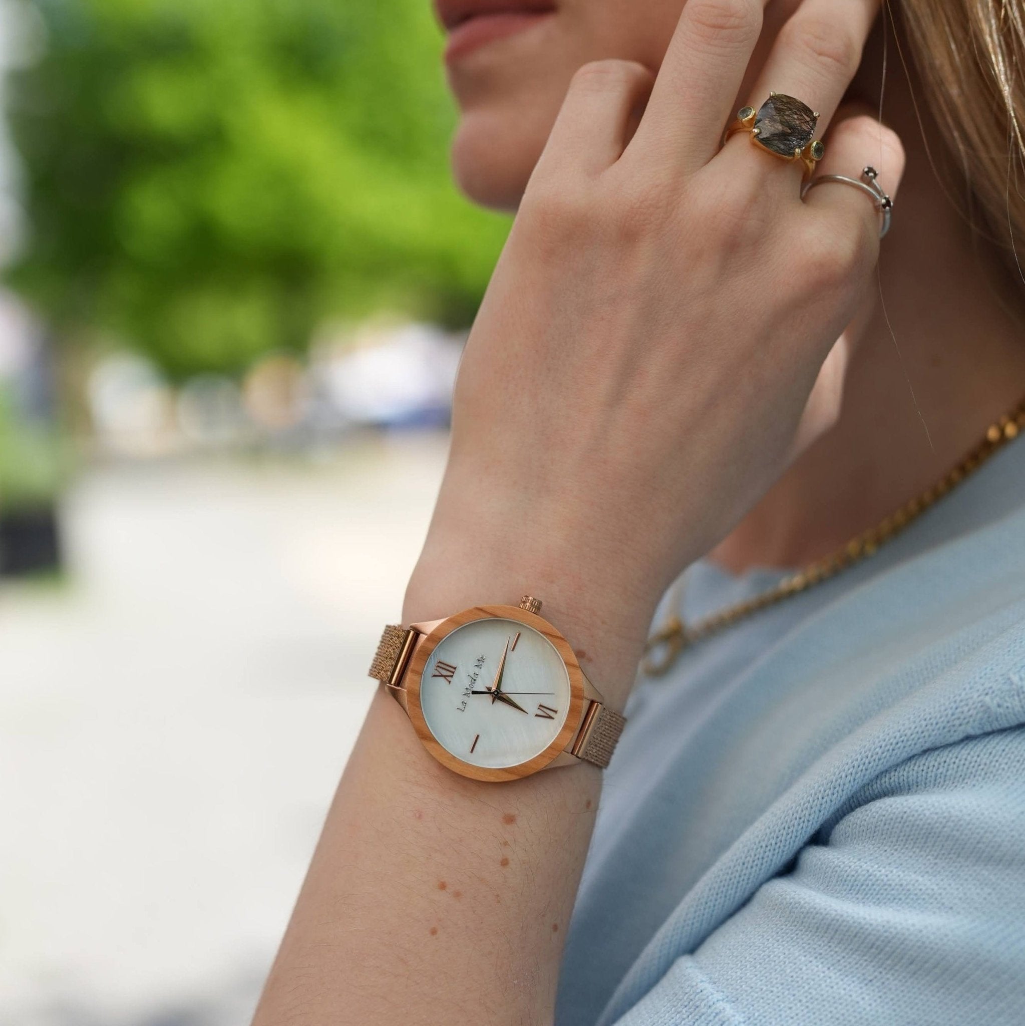 Olivewood Grace – Elegant rose gold watch with olive wood accents